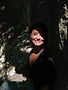 Frau in der Natur 1 lächelnd.jpeg