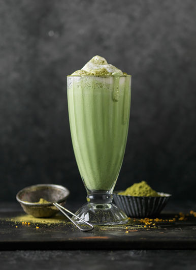 Matcha Eis Shake mit Sahne