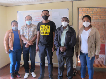 Projet Jeune Leader et les personnels soignants œuvrent pour servir les adolescents malgaches