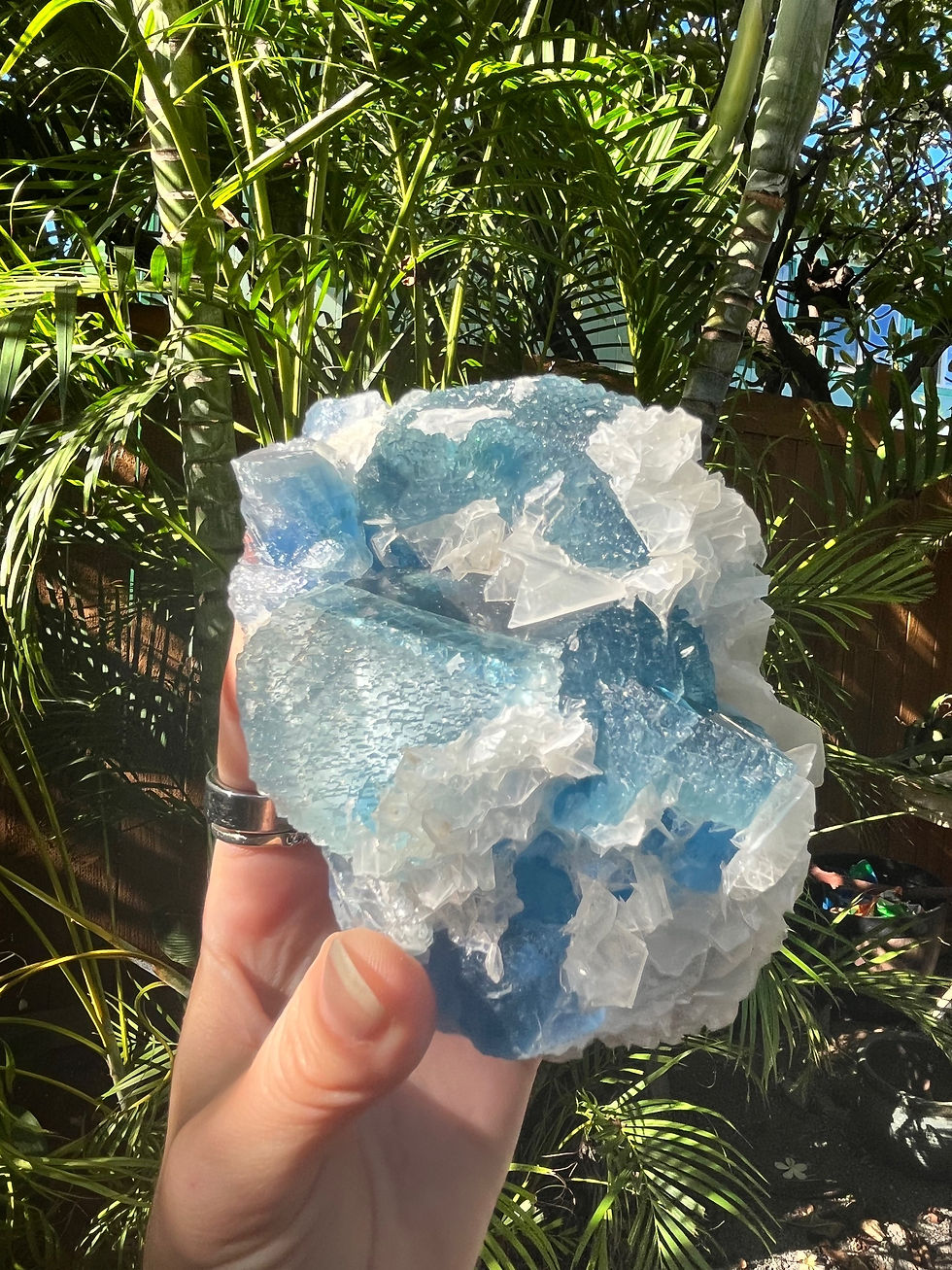 Thumbnail: Xianghualing Blue Fluorite w Calcite