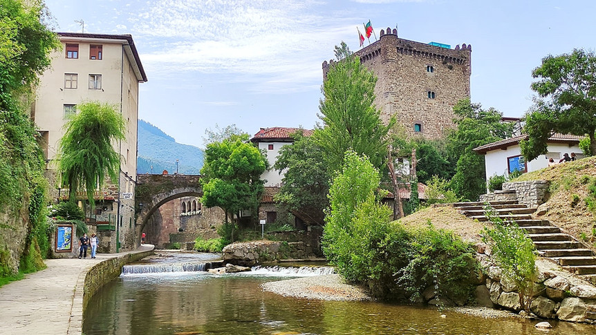 Exploring Cantabria, Tourism agency in Cantabria, Tourism agency in Santander, Excursions through Cantabria, Travel agency in Santander, Guided tour of Santander, Guided tour of Cantabria, Tour in San Vicente de la Barquera, Excursions through Cantabria, Excursions from Santander , Excursions from Torrelavega, Private tours in Cantabria, Family tours in Cantabria, Cabárceno Park Tour, Picos de Europa Tour,