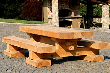 tavolo in legno massiccio