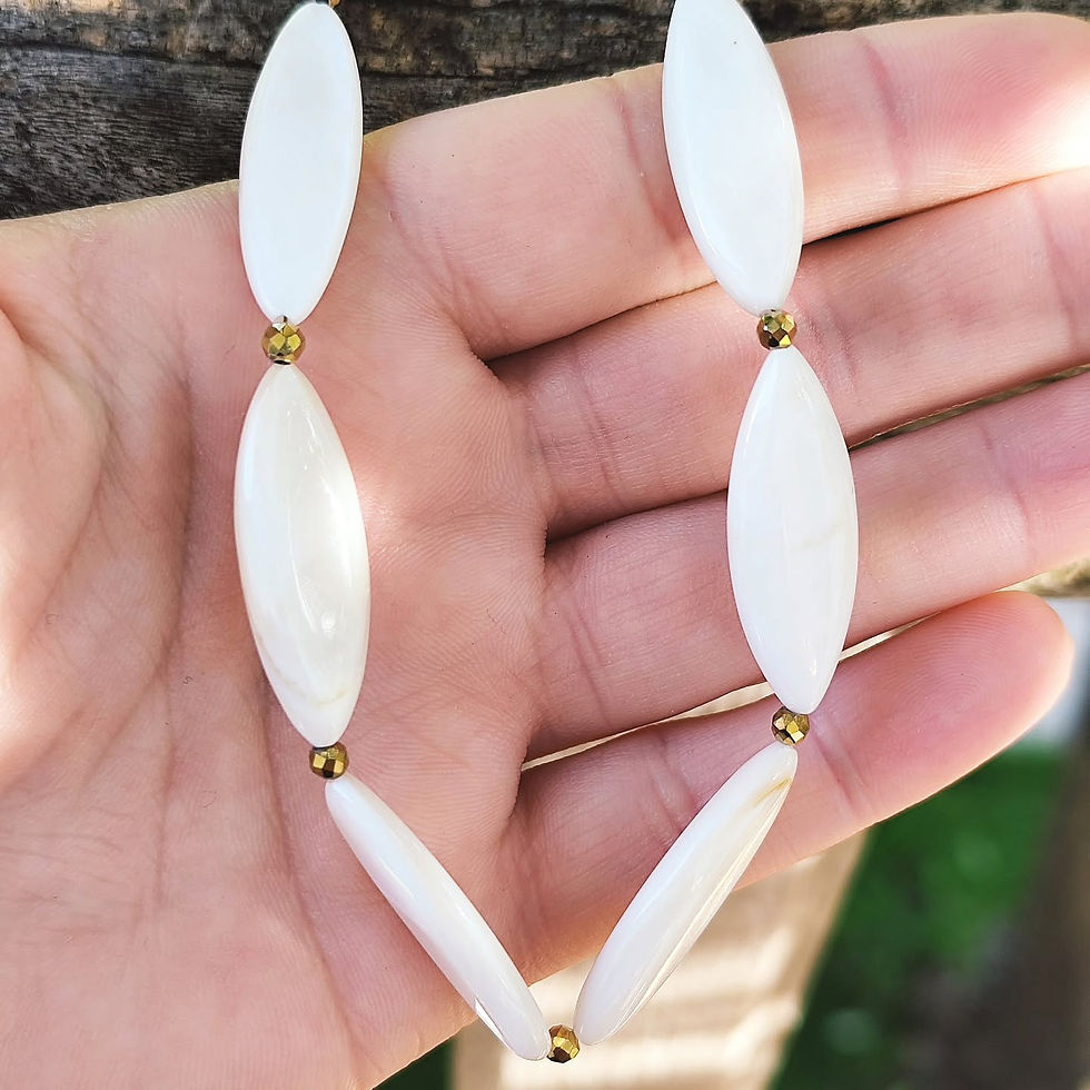 Miniature : Collier NAVETTE NACRE