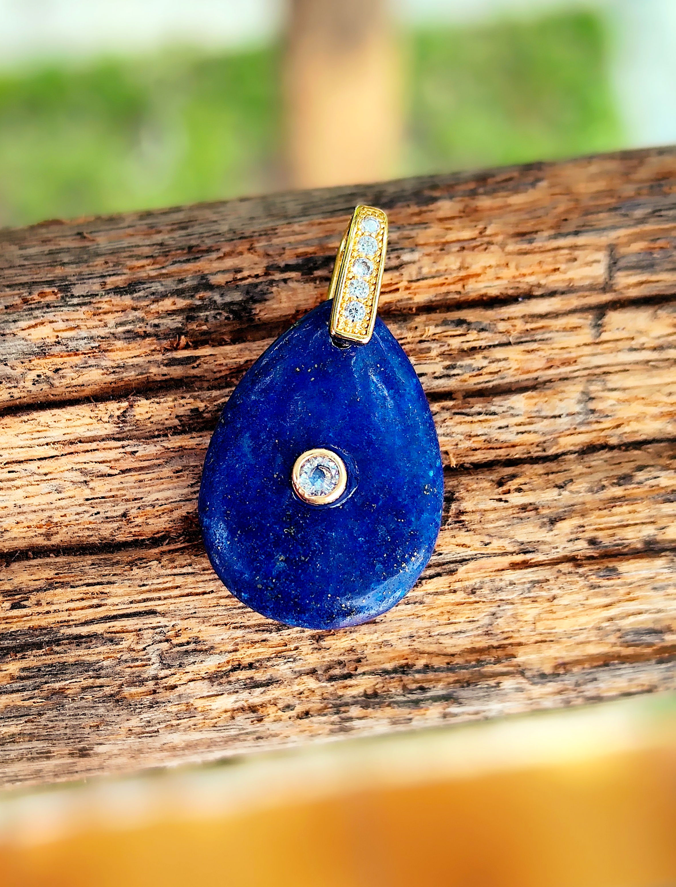 GRI-GRI GOUTTE LAPIS