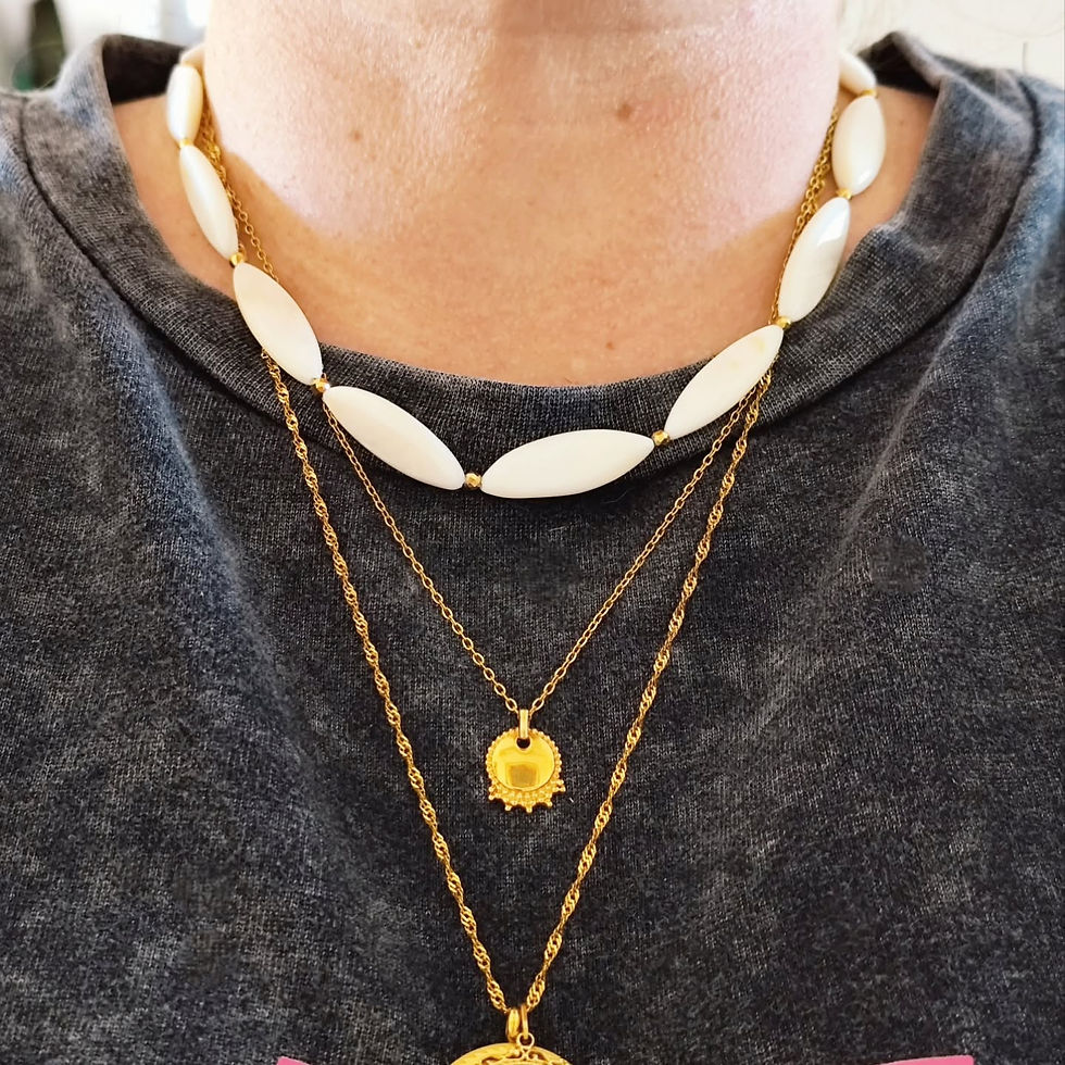 Miniature : Collier NAVETTE NACRE