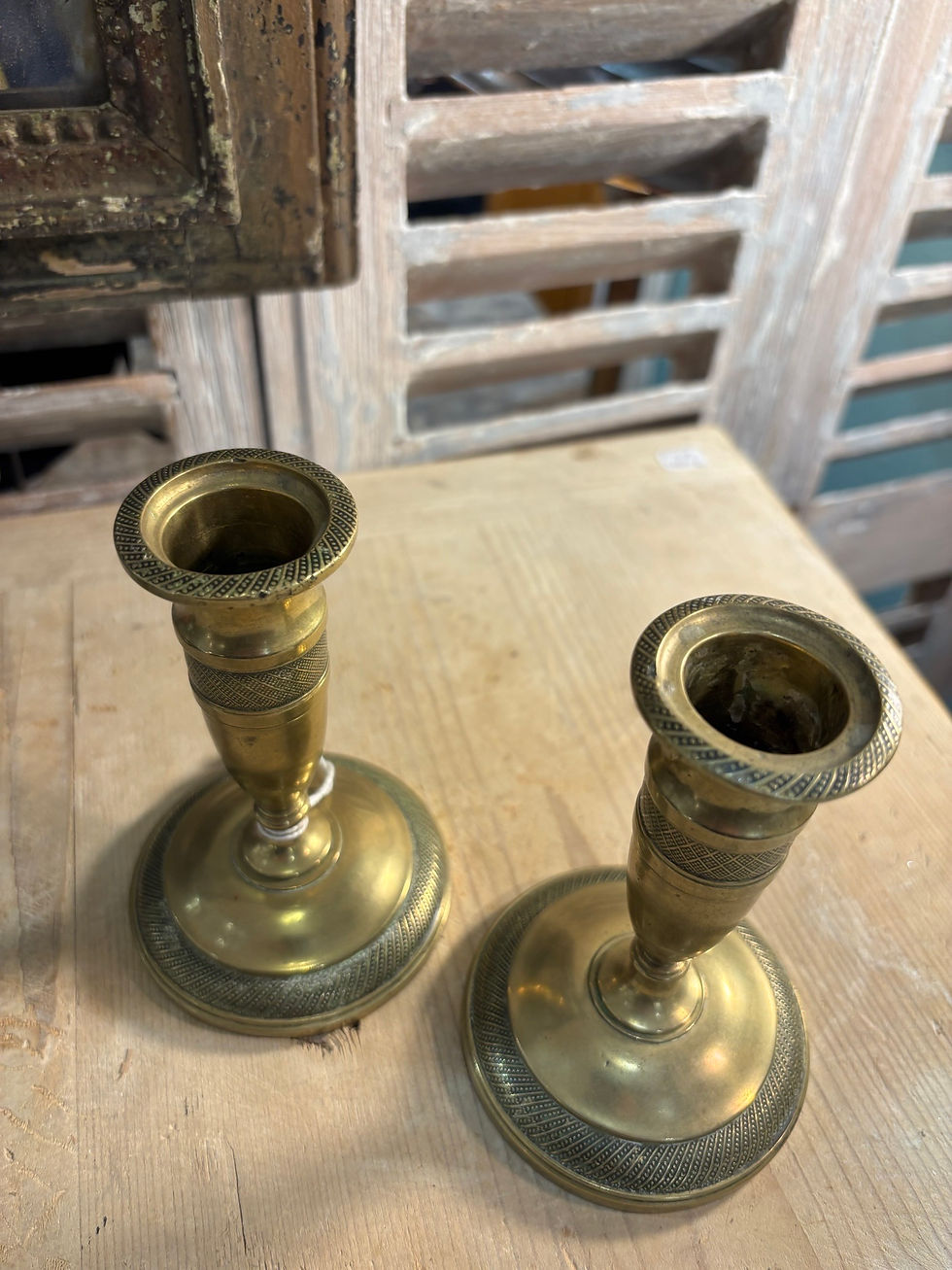 Miniature : Paire de petits bougeoirs de toilette en bronze directoire debut XIX eme