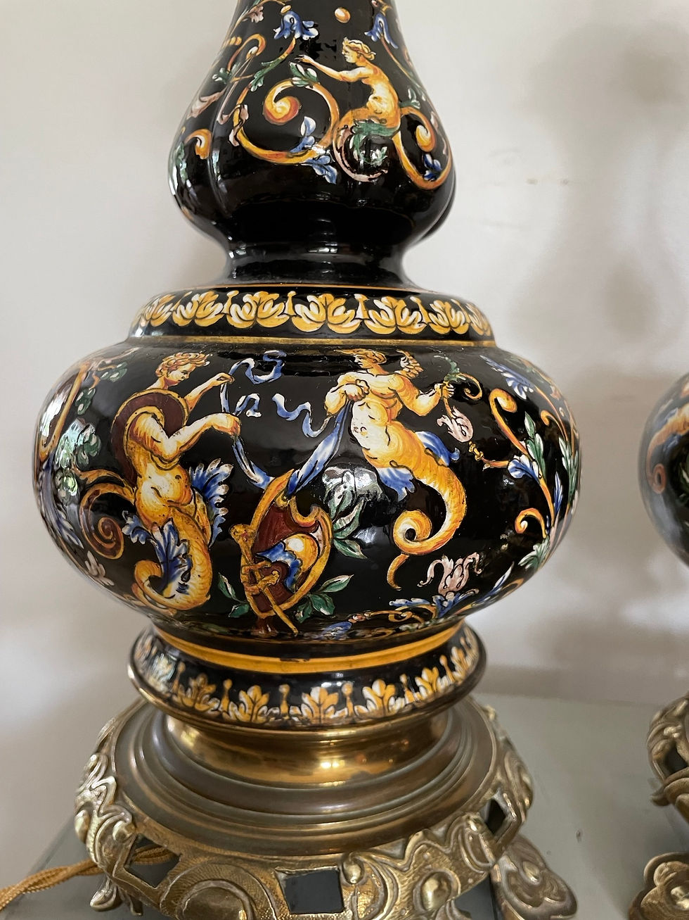Miniature : Belle et grande paire de lampe en Gien décor renaissance, début du XX eme siècle