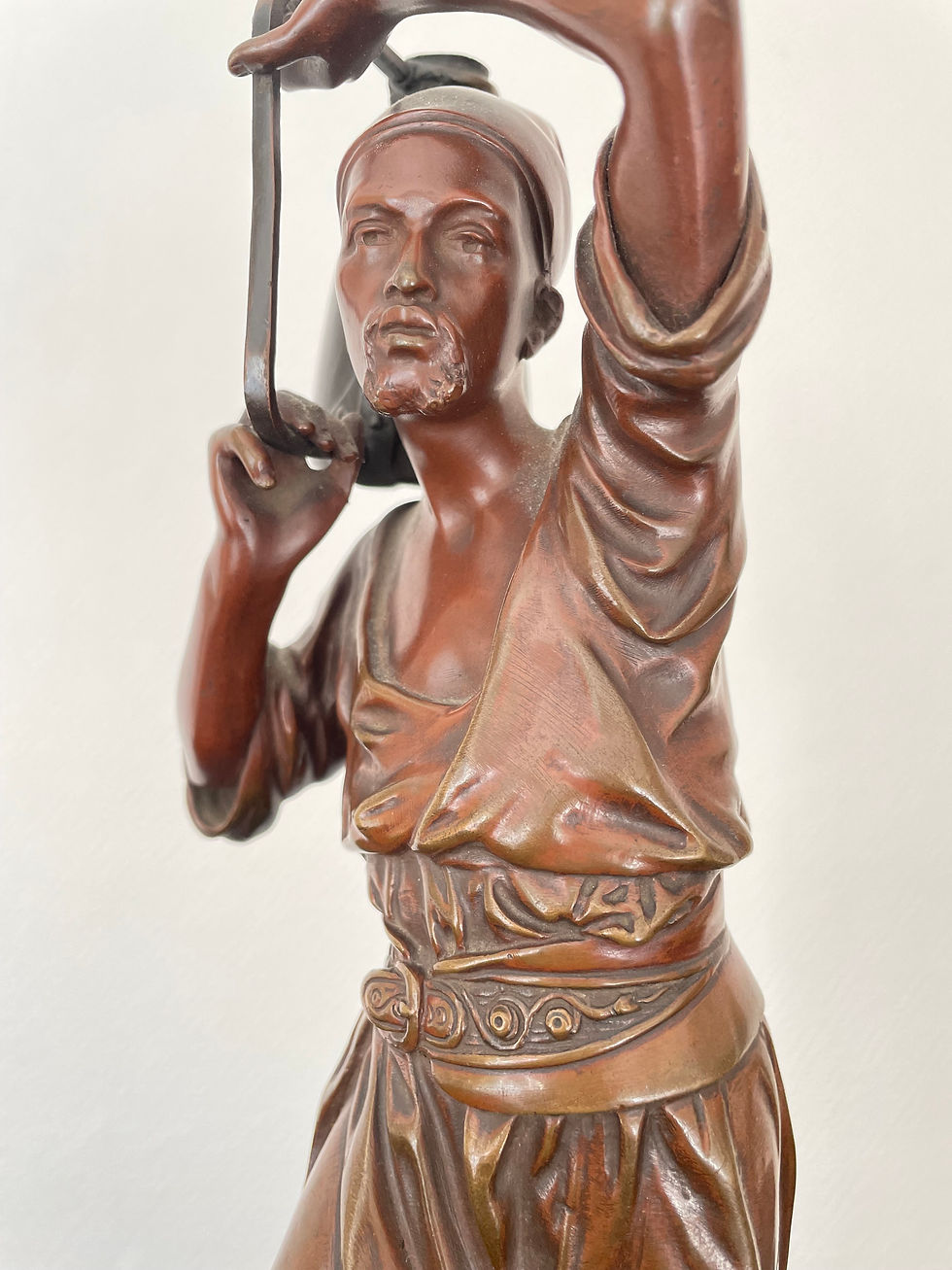 Miniature : Bronze orientaliste Aguador, le porteur d'eau par LA Hiolin fin XIX eme
