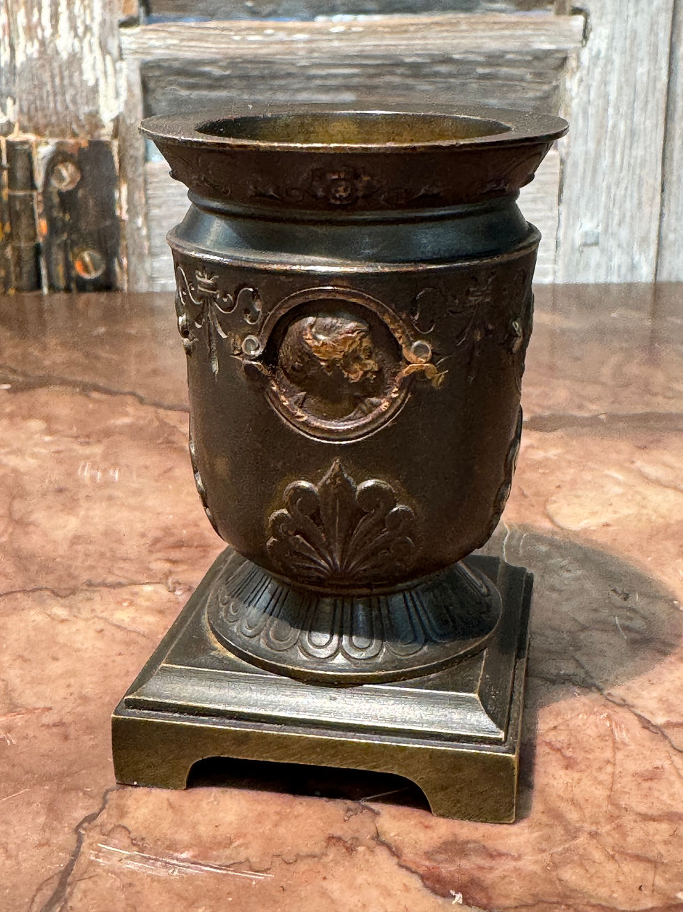Miniature : Ancien petit vase medicis coquetier bronze patiné époque Empire XIX eme