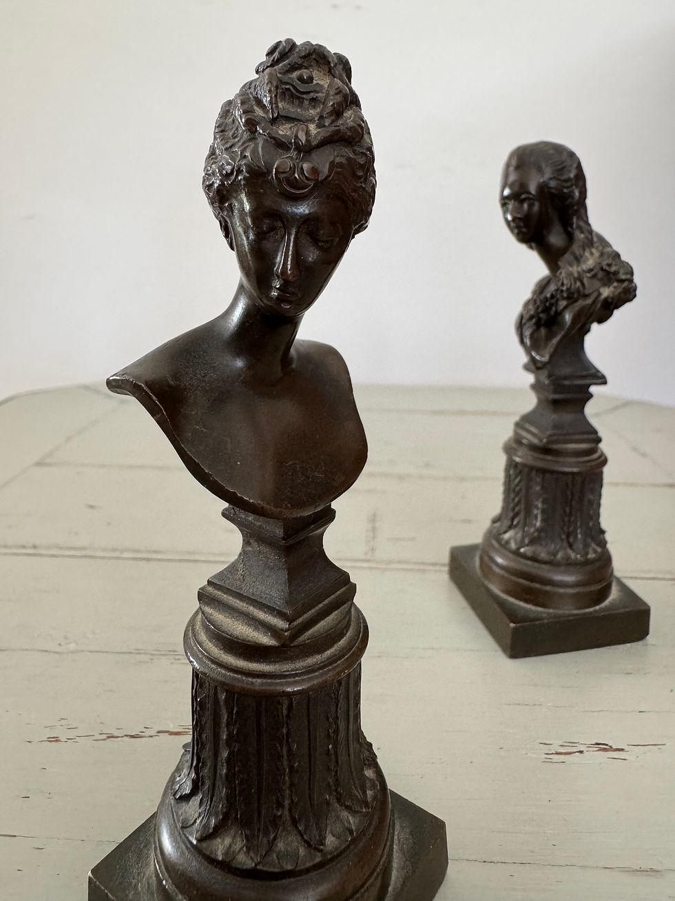 Miniature : Paire de petits bustes en bronze à patine brune fin XIX eme