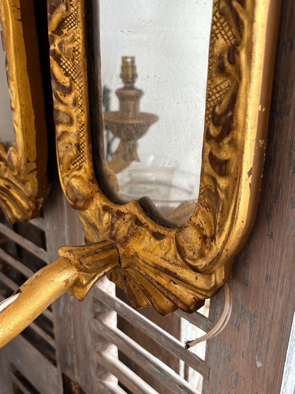 Miniature : Ancienne paire de miroirs en bois doré et bras de lumière XIX eme
