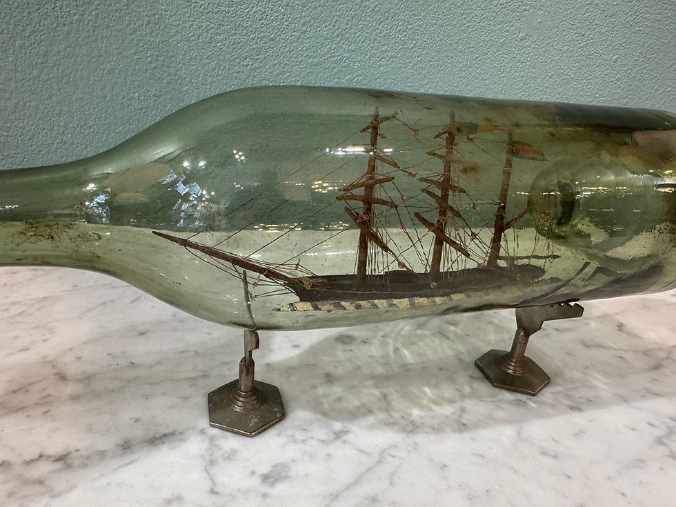 Miniature : Ancien Bateau dans une bouteille. Ex-voto de marin. art populaire