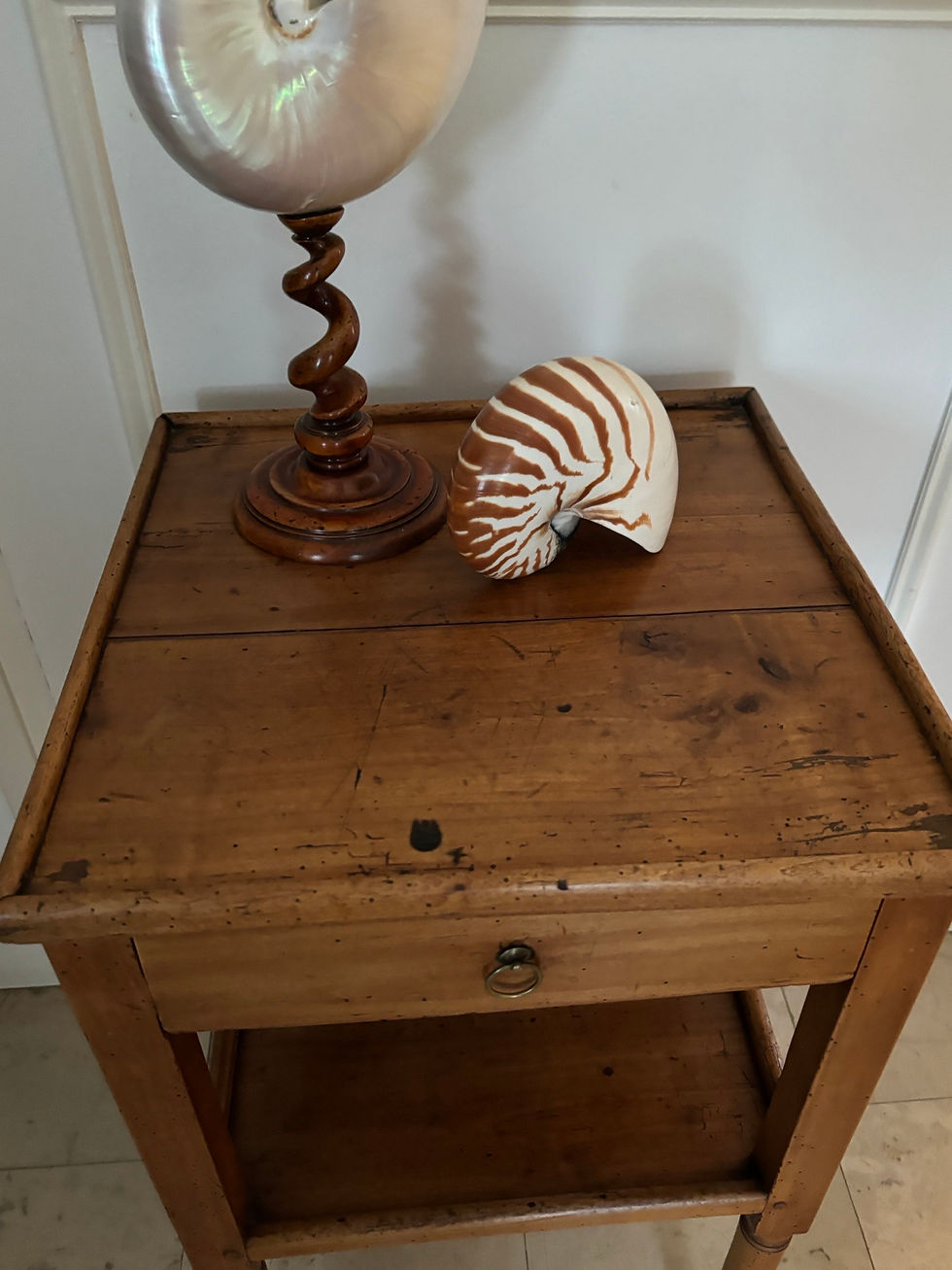 Miniature : Ancienne petite table volante en bois fruitier Directoire  epoque XIX eme
