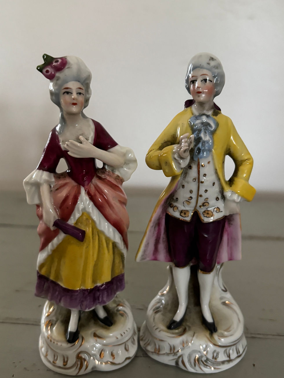 Miniature : Ancienne paire de petits personnages en porcelaine XIX eme