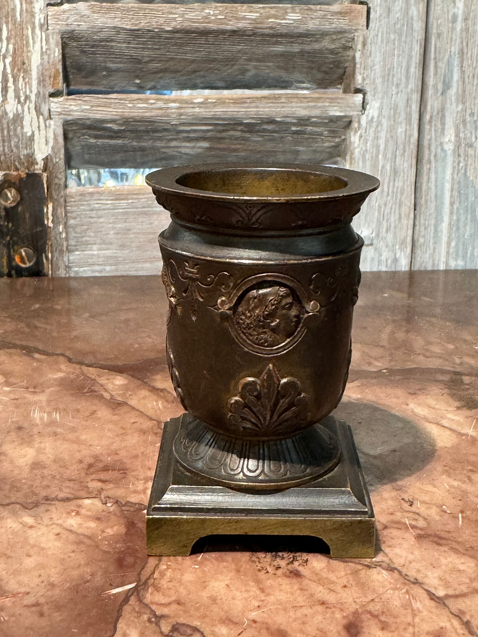 Miniature : Ancien petit vase medicis coquetier bronze patiné époque Empire XIX eme