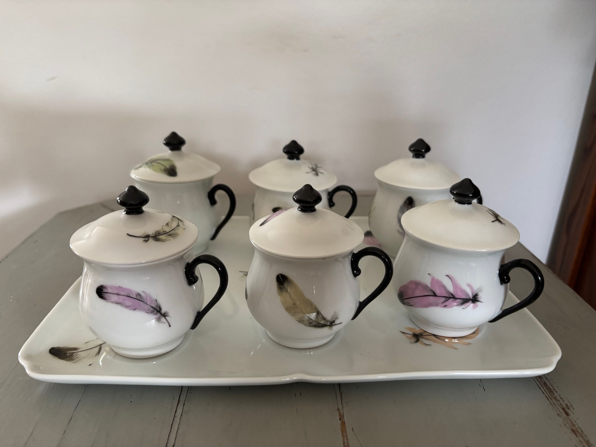 Service à crème  en porcelaine Limoges par Le Chambrelain décor aux plumes