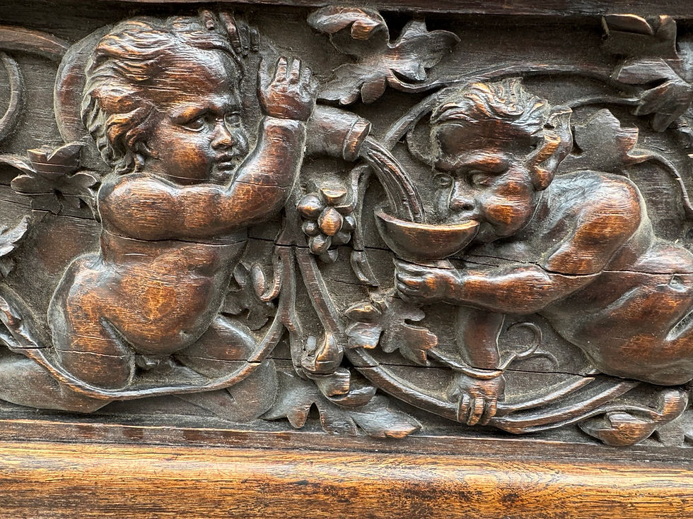 Miniature : Grand element de boiserie en bois sculpté aux cherubins et oiseaux paradis XIX