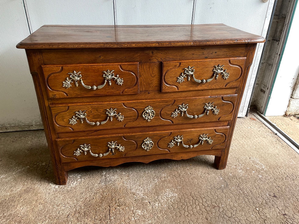 Miniature : Ancienne commode Louis XIV dite parisienne en chêne du XVIII eme siècle