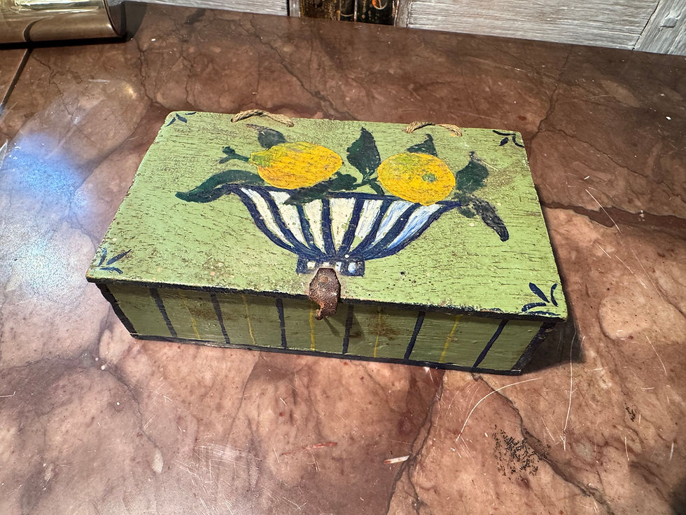 Ancien petite boite coffret normand peint début XIX eme siècle