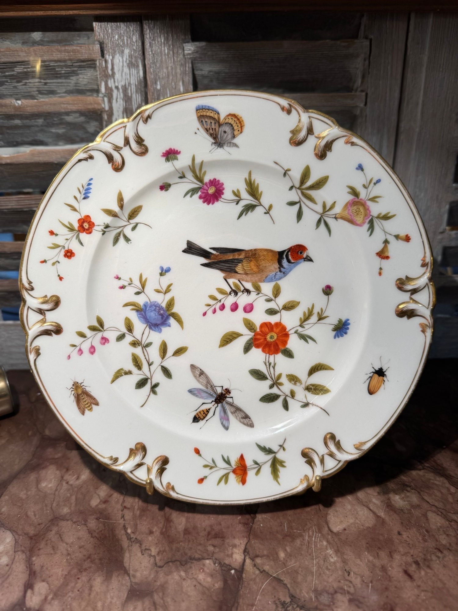 Ancienne assiette en porcelaine décor aux oiseaux et insectes fin XIX Paris