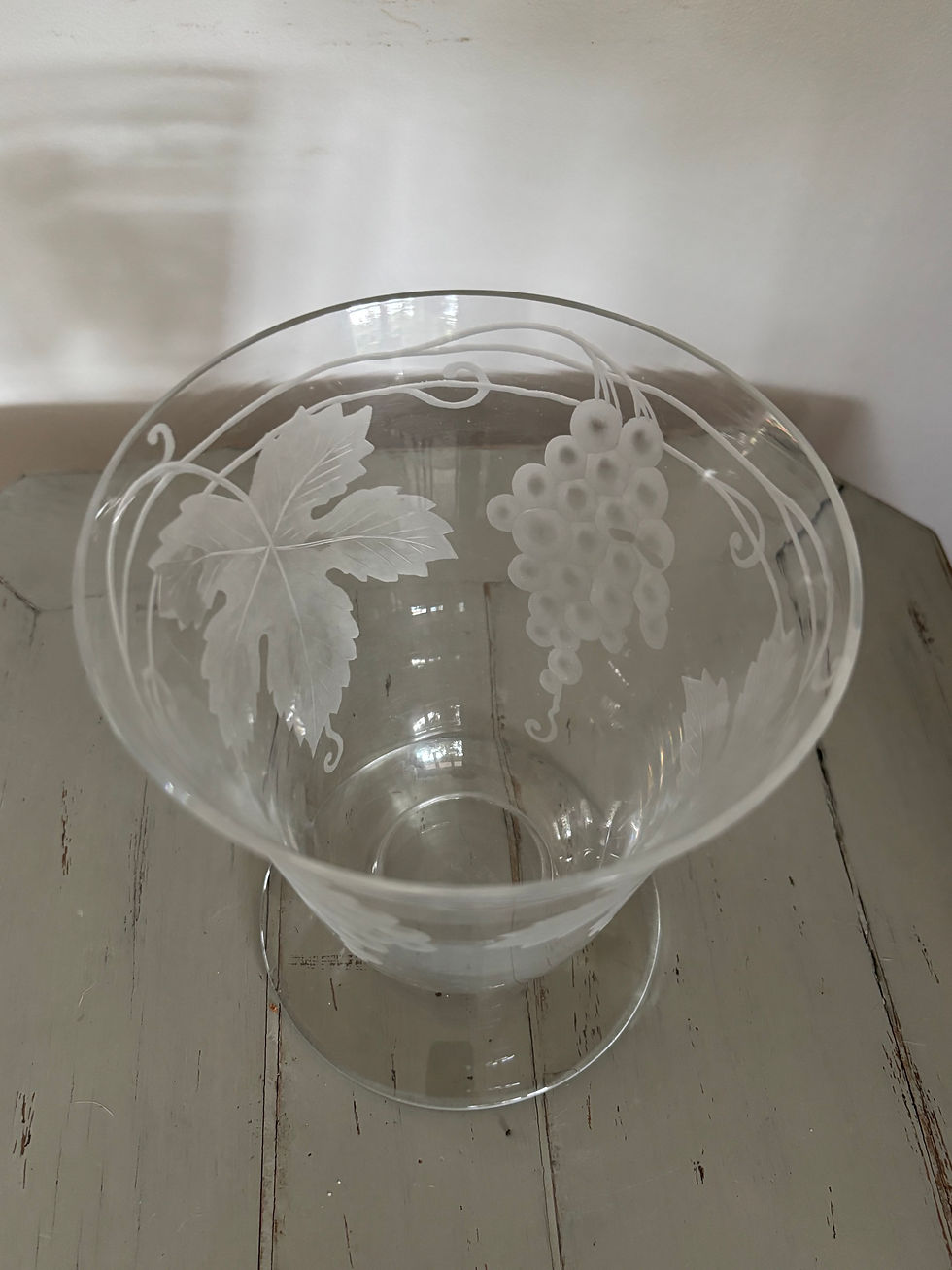 Miniature : Ancien vase en cristal de Baccarat raisin et pampre de vigne milieu XX  Delvaux