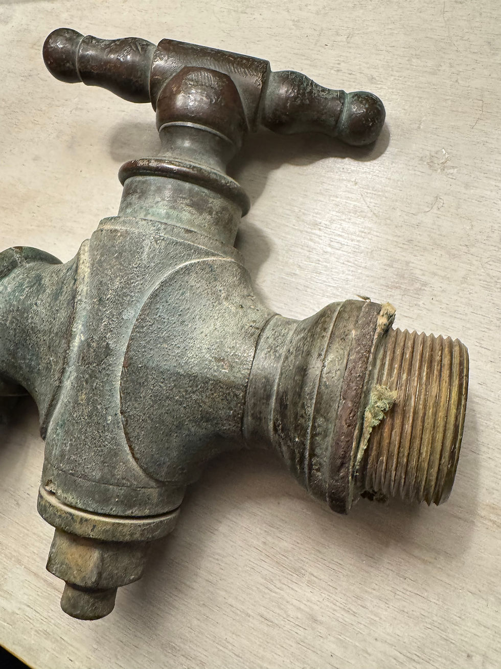 Miniature : ancien robinet de fontaine zoomorphe en bronze France XVIII eme XIX eme