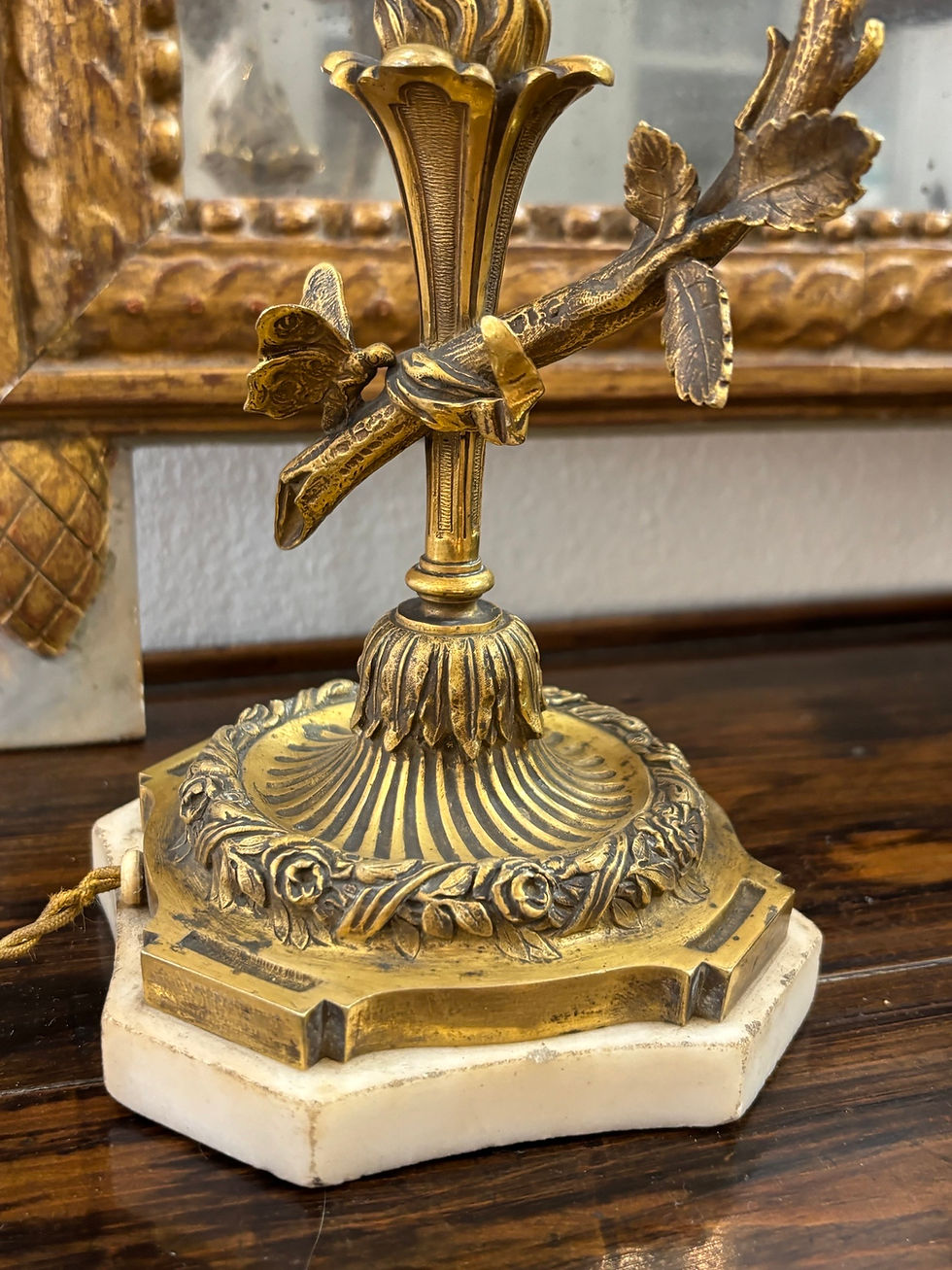 Miniature : Ancienne lampe en bronze art nouveau au cherubin et papillon fin XIX eme