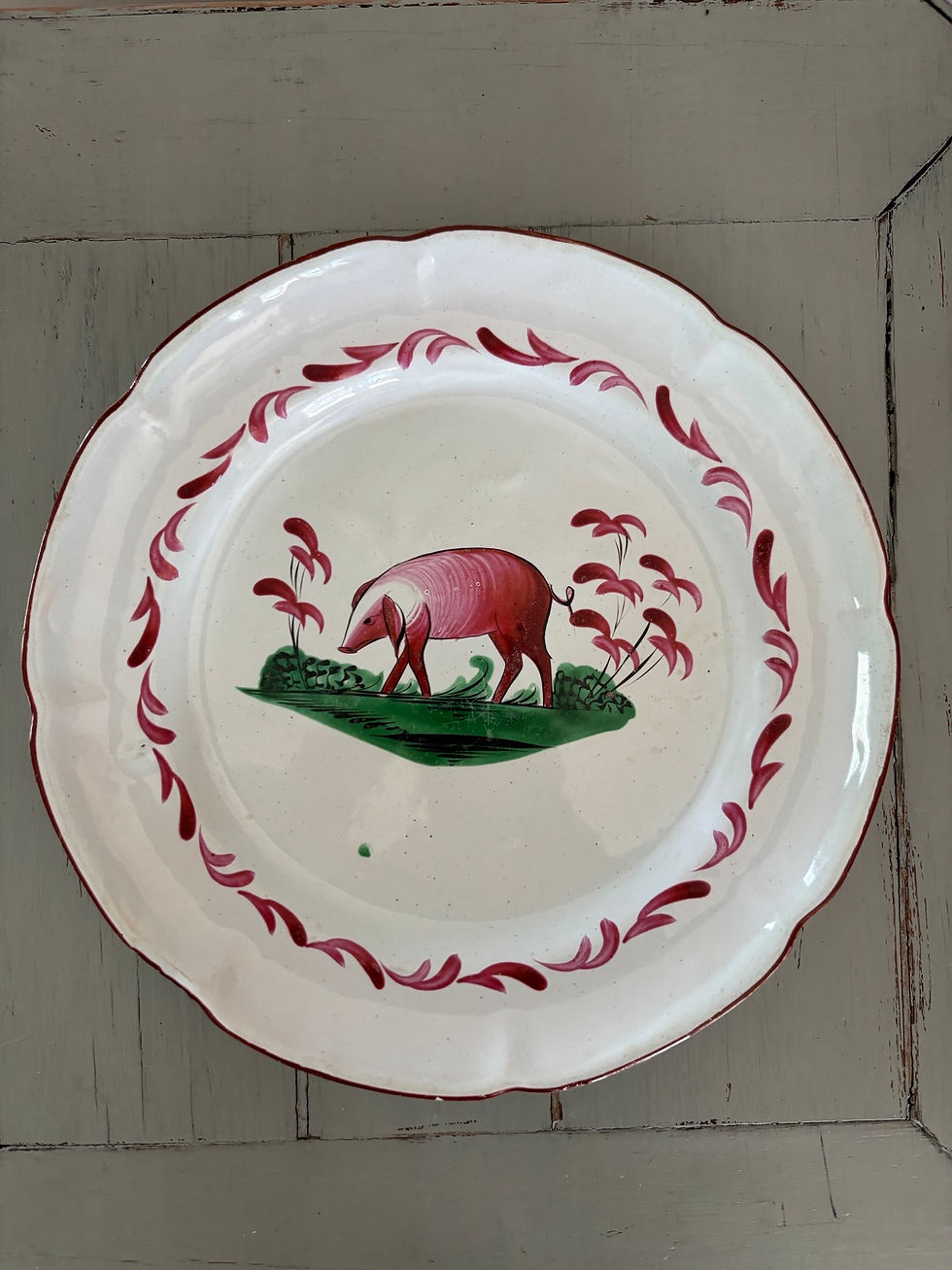 Miniature : ASSIETTE EN FAÏENCE DES ISLETTES XIXÈME À DÉCOR D'UN COCHON