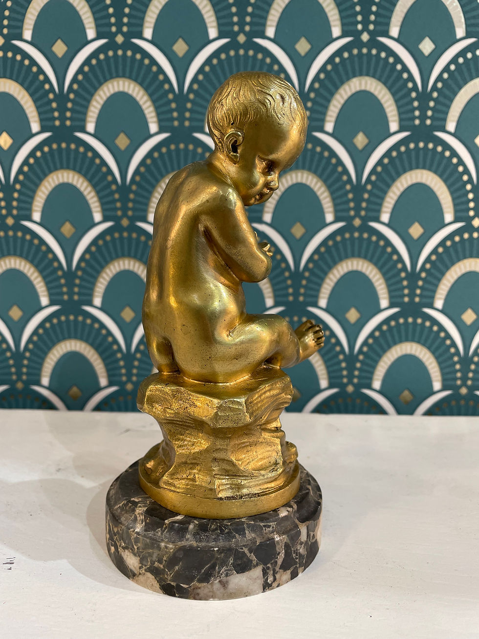 Miniature : Petit bronze doré au putto , chérubin sur socle en marbre fin du XIX ème siècle