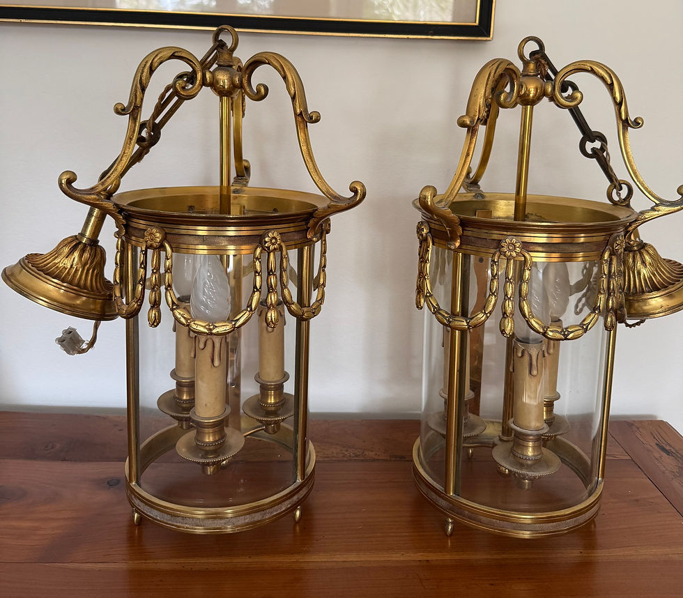 Ancienne paire de lanternes en bronze style  Louis XVI milieu XX eme