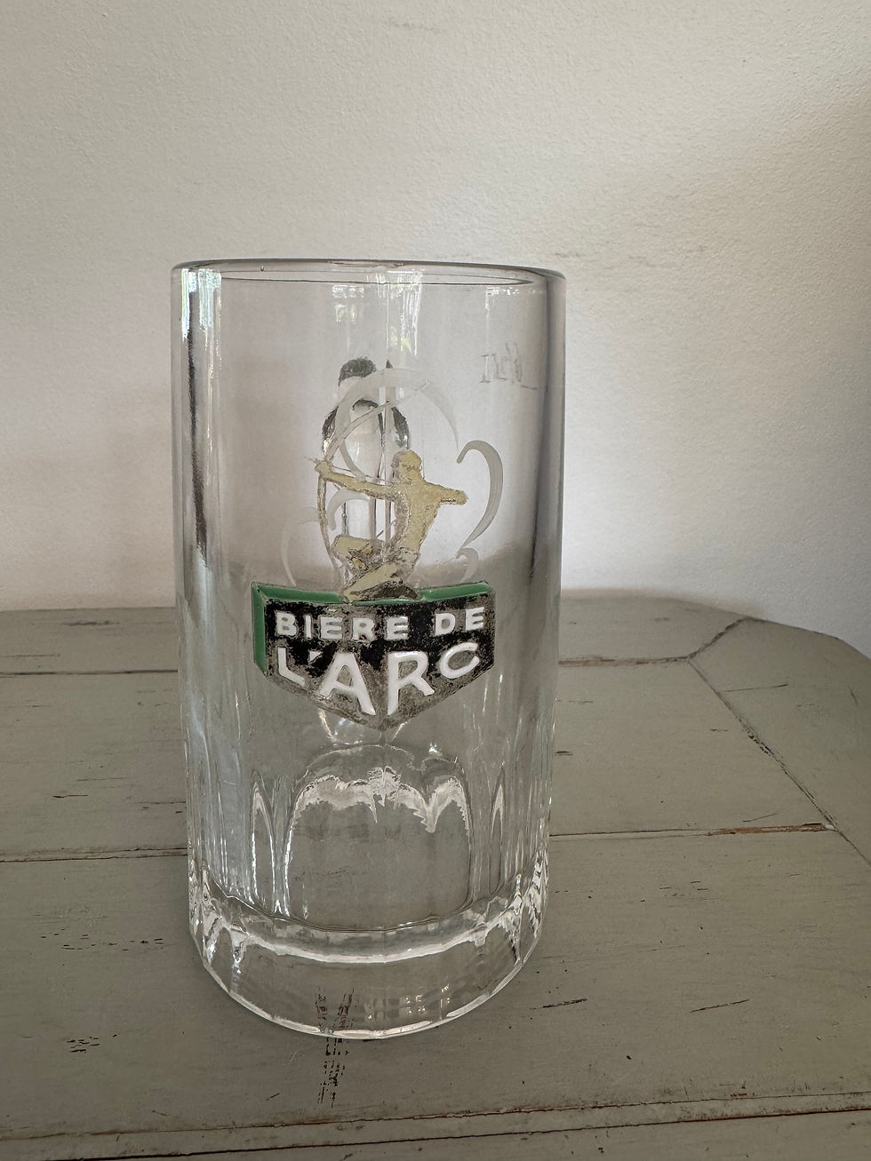 Ancienne chope verre de bistrot émaillé publicitaire Biere de l'arc vers 1915