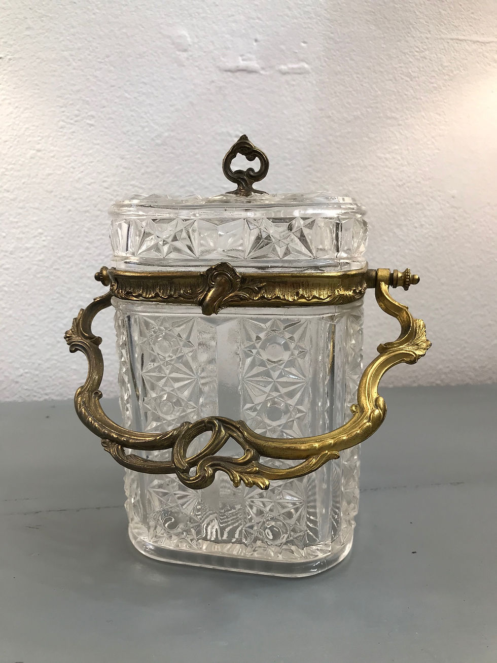 Ancien seau à biscuit en verre taillé du XIX ème