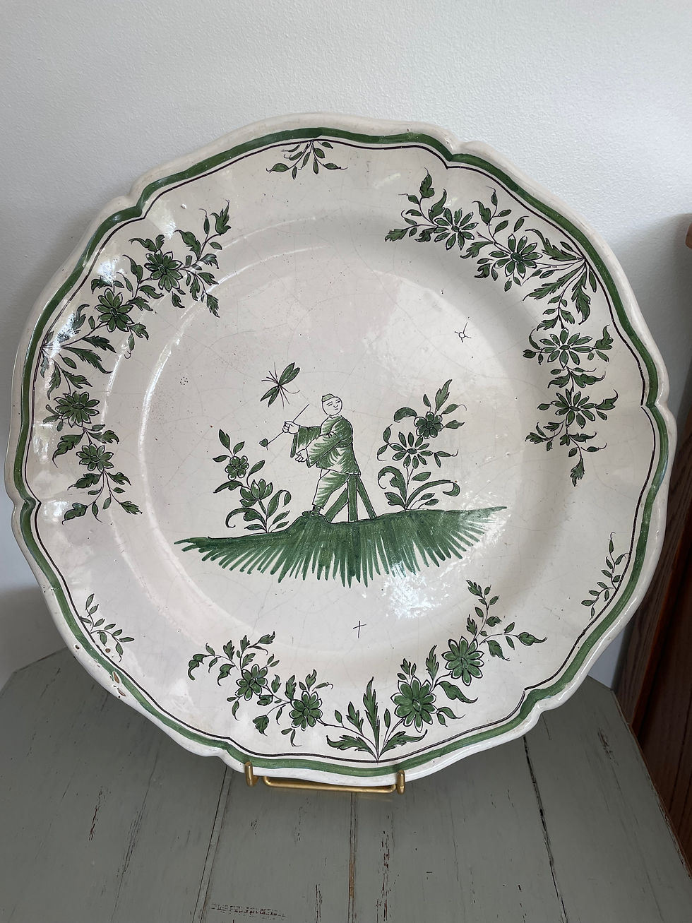 Ancien plat en Faience De Moustiers décor au chinois époque XVIII eme