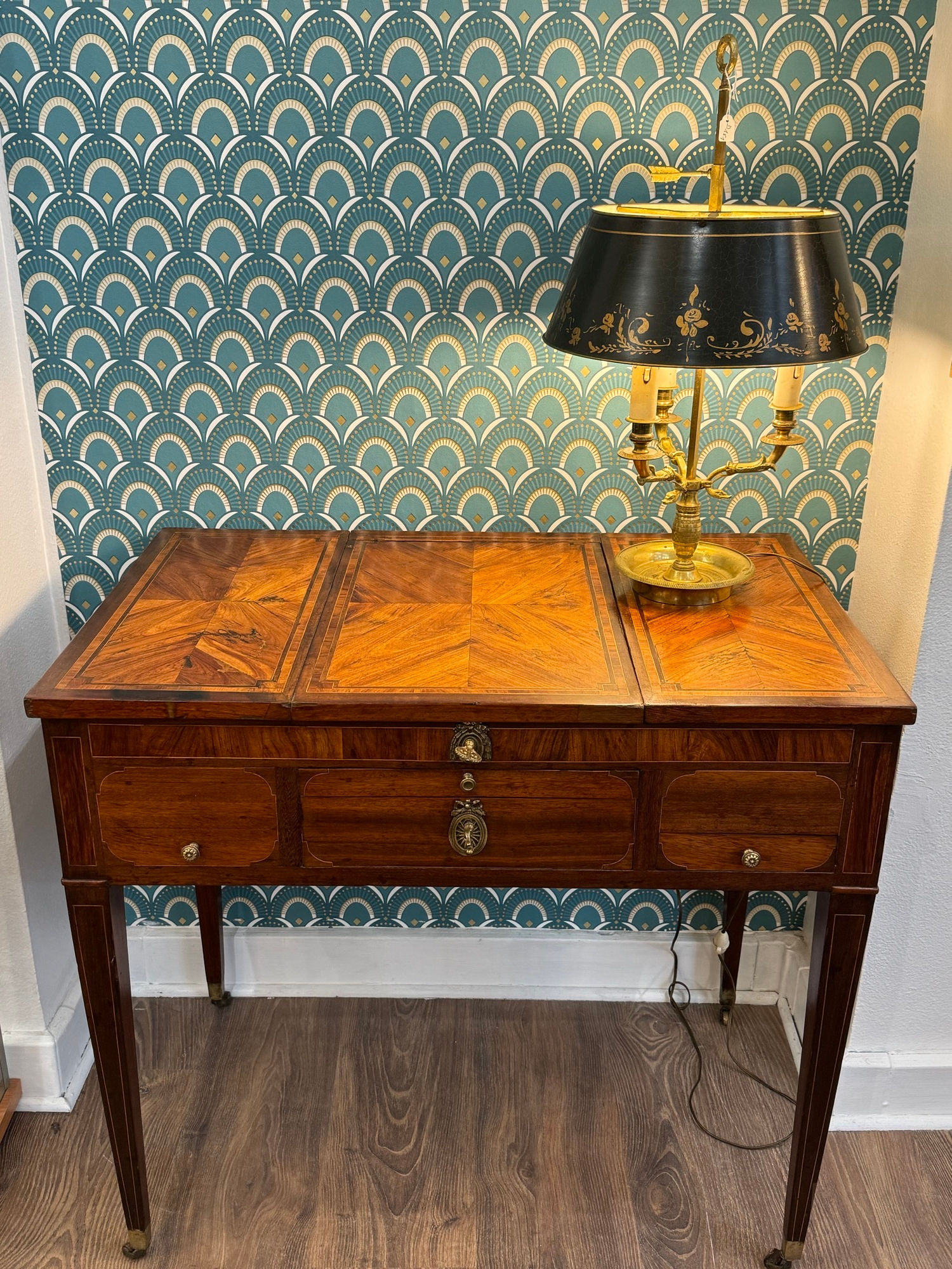 Ancienne coiffeuse d'époque Louis XVI En Marqueterie. Fin XVIII ème