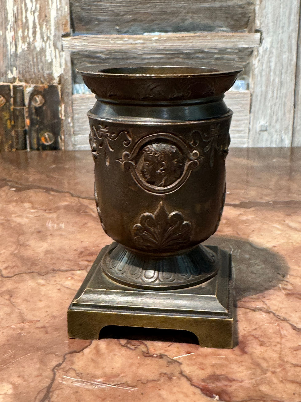 Miniature : Ancien petit vase medicis coquetier bronze patiné époque Empire XIX eme