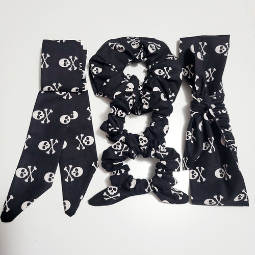 【MEDIA82】 Candy Skull Scrunchie (black) Amazon.com : Goody Ouchless Jersey Scrunchies - 8 Ct, Black