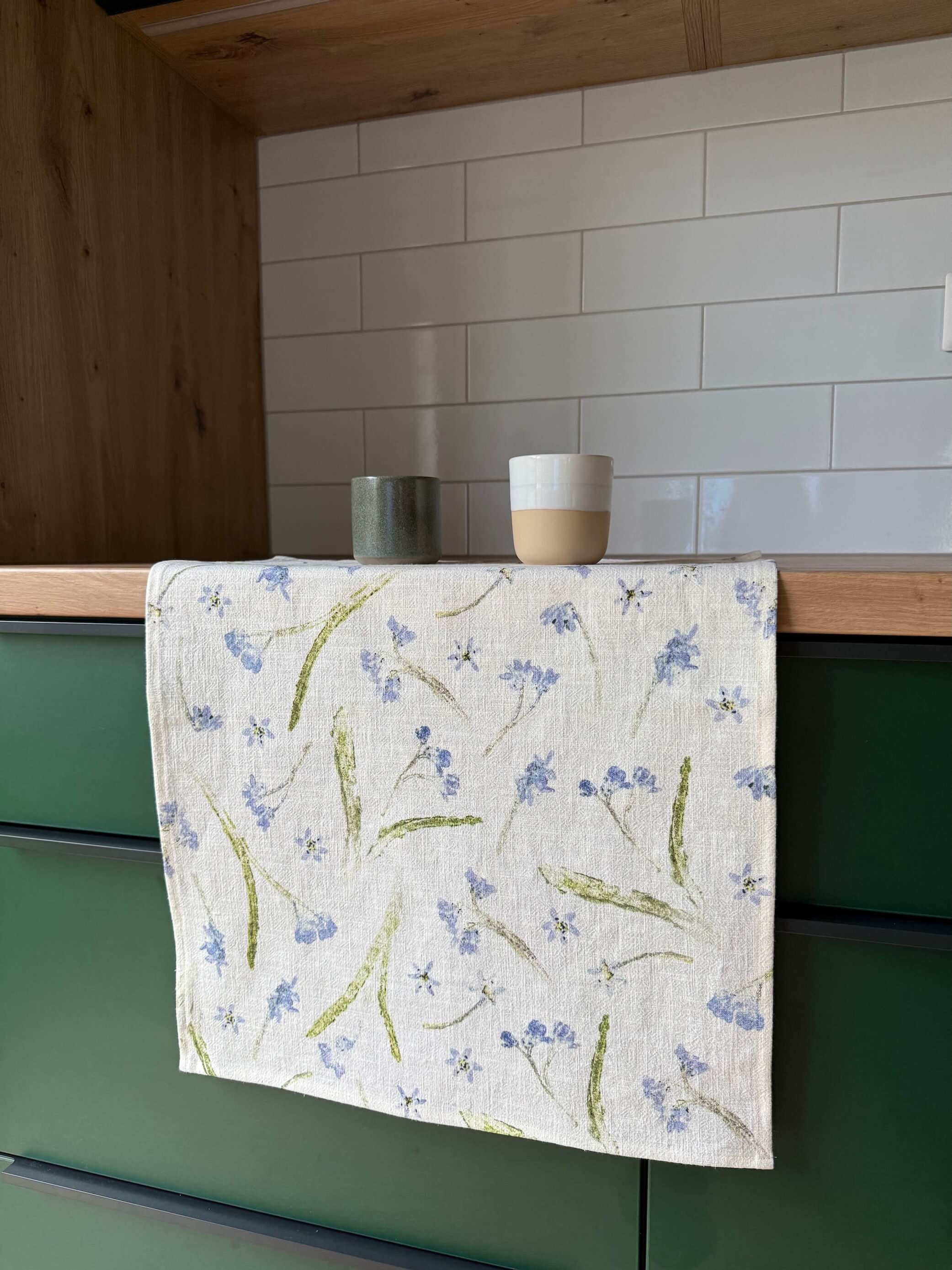 Lněná utěrka Roztroušené ladoňky z lesa