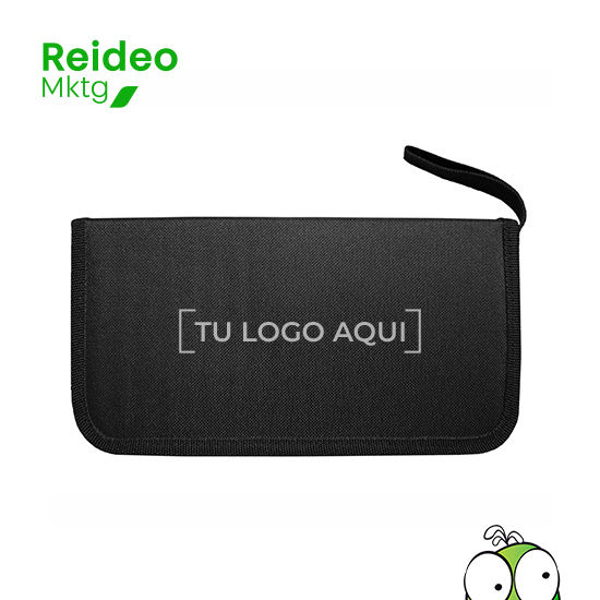 Set de herramientas en estuche con cierre. Contiene 7 piezas