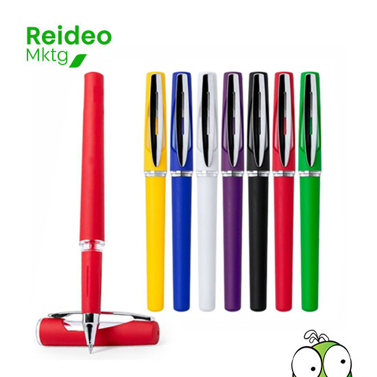 Roller plástico de capucha de alegre diseño bicolor con cuerpo de suave acabado en llamativos colores y accesorios.