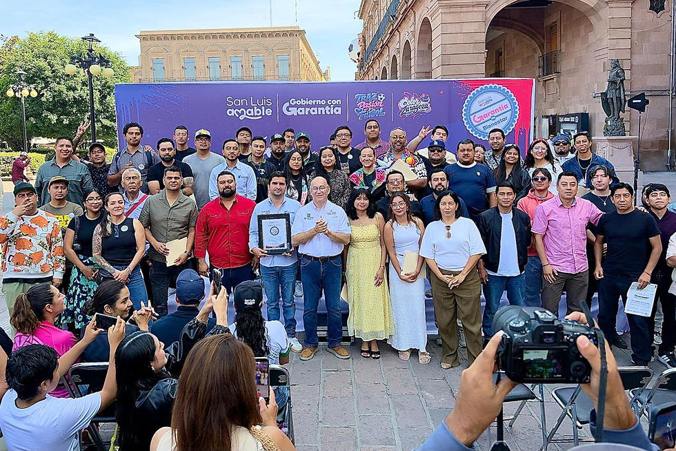 Presentan obras de arte urbano inspiradas en el Mundial 2026