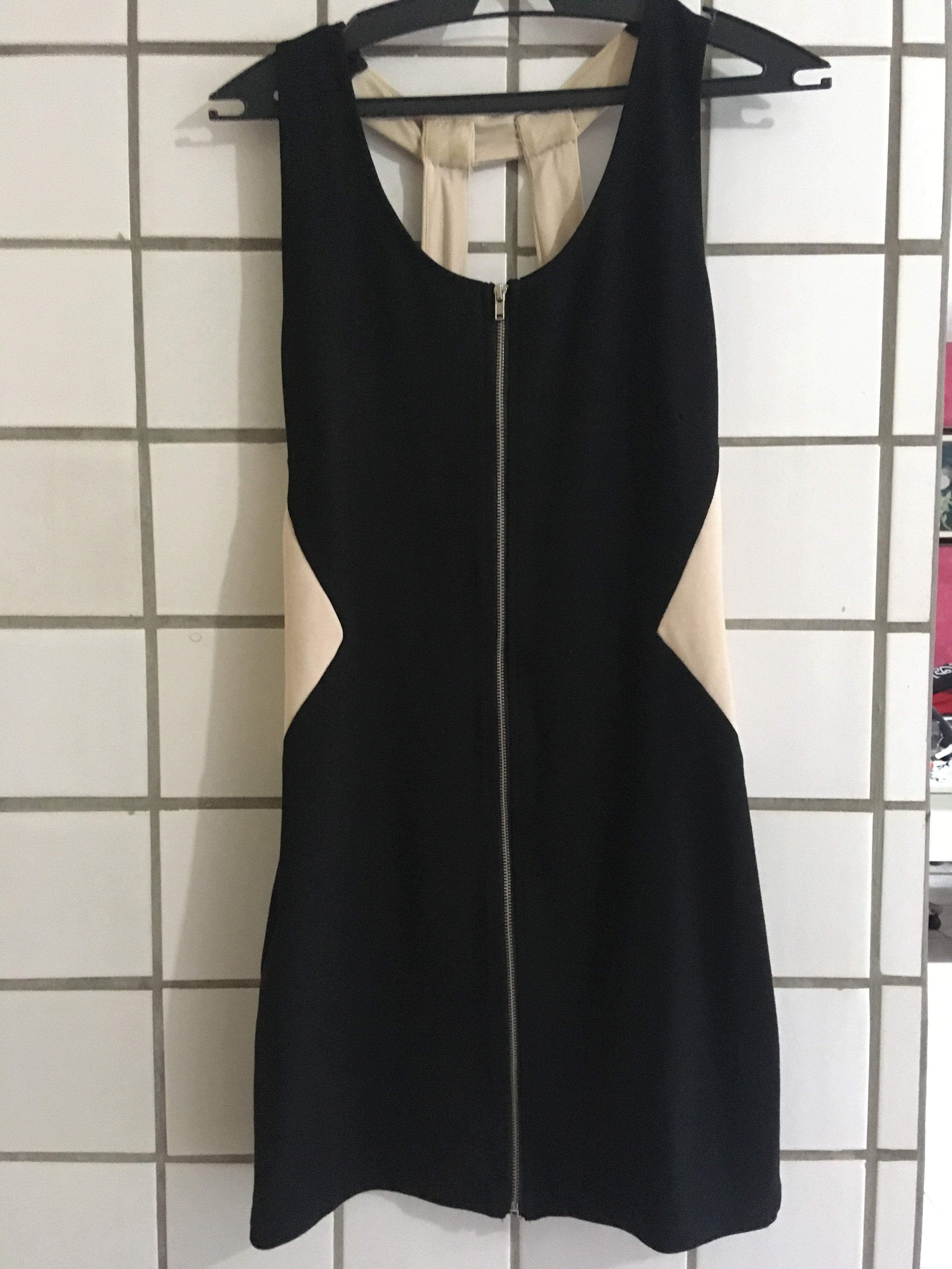 Vestido em malha tipo bandage