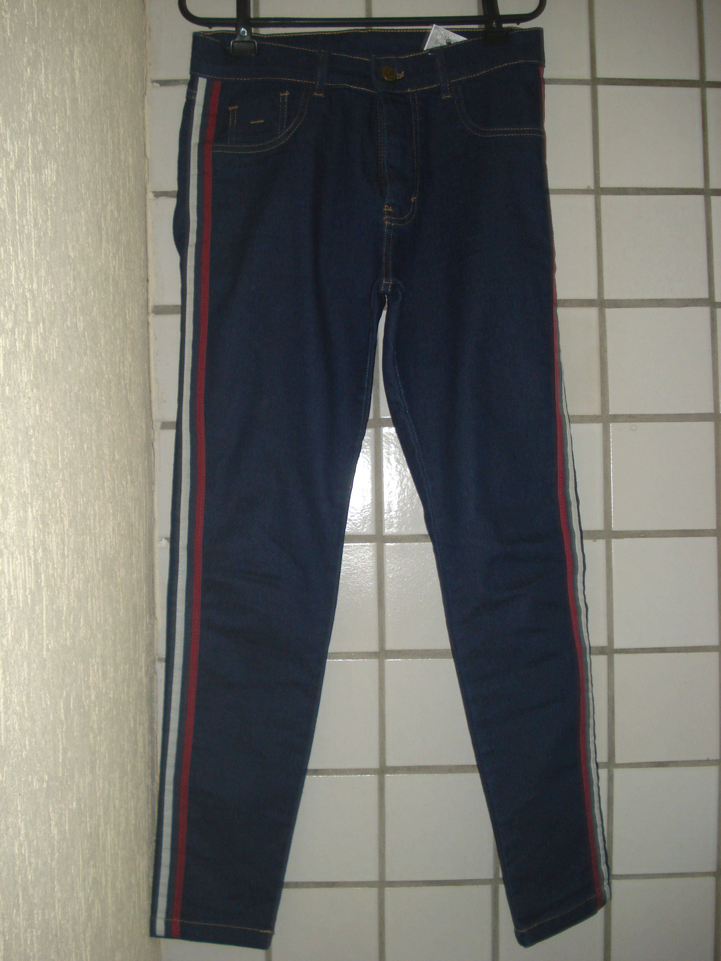 Calça com listras