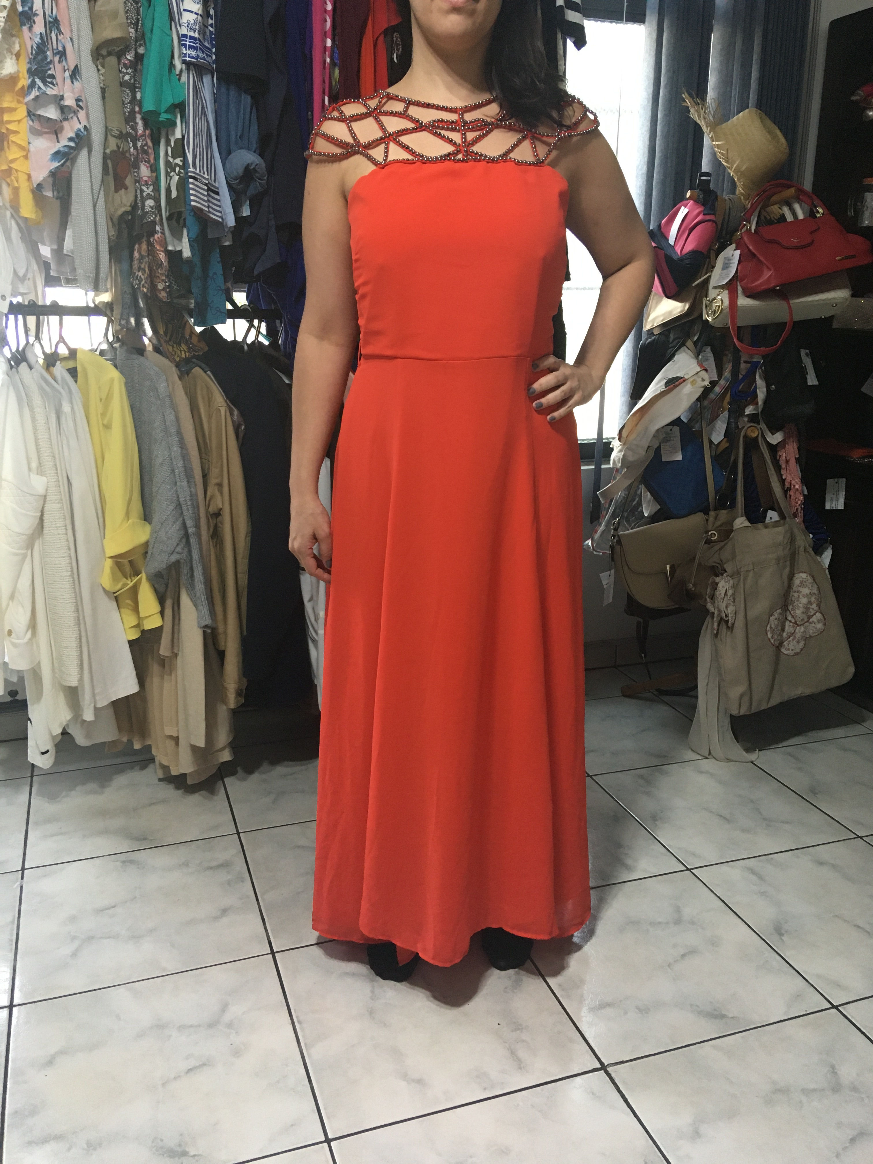 Vestido vermelho alaranjado Carmim