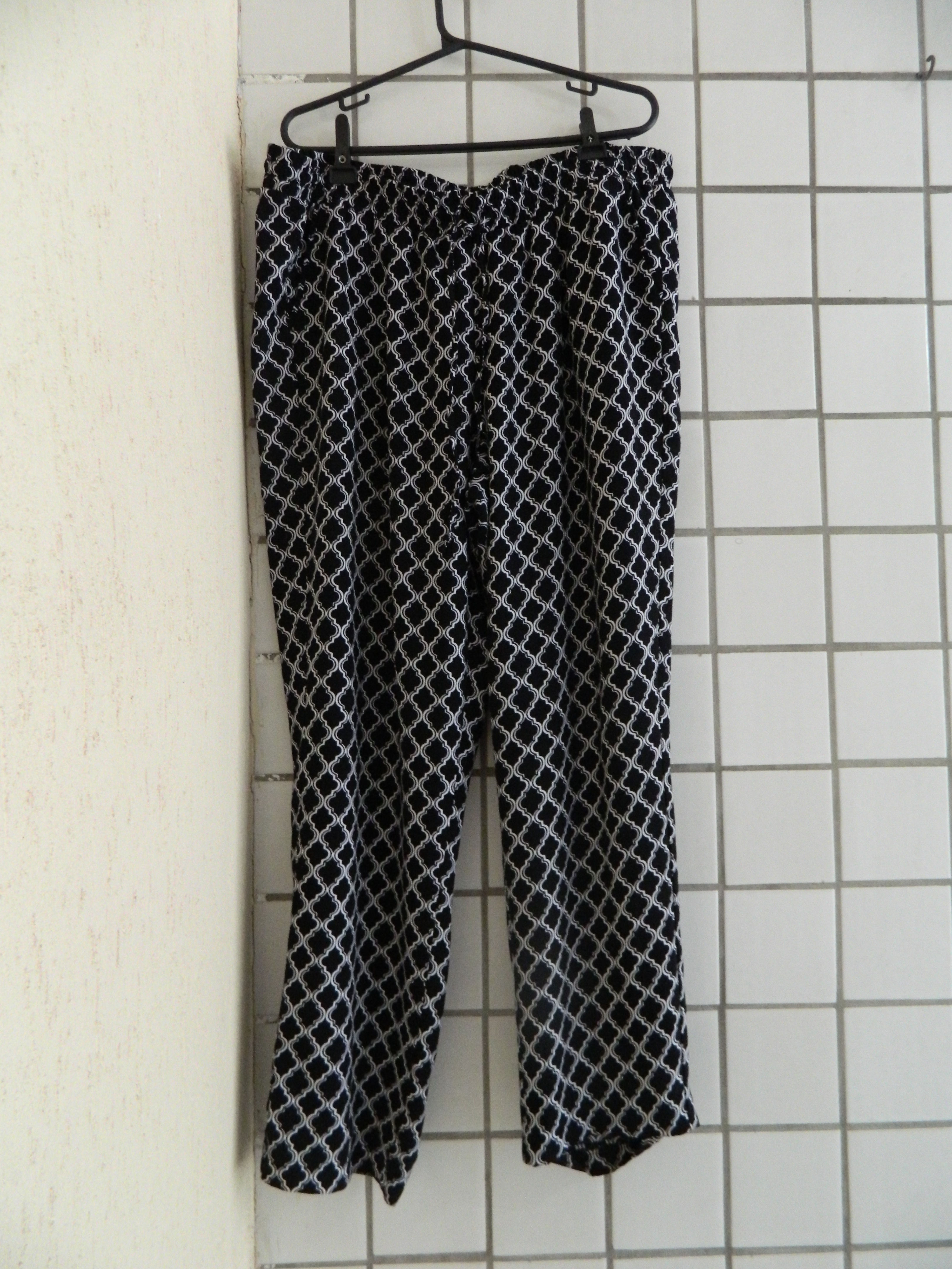 Calça jogger estampa PB