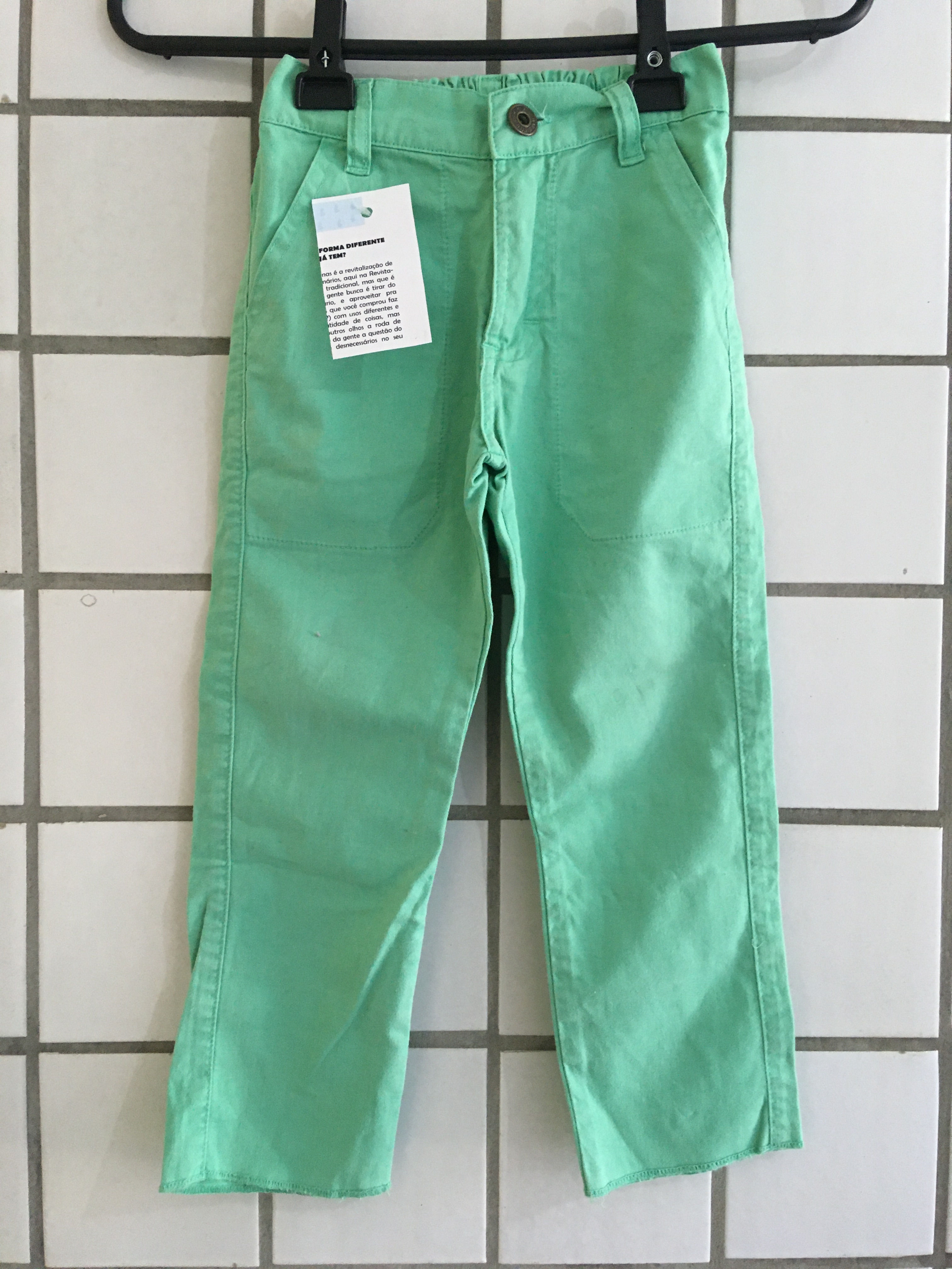 Calça de sarja verde