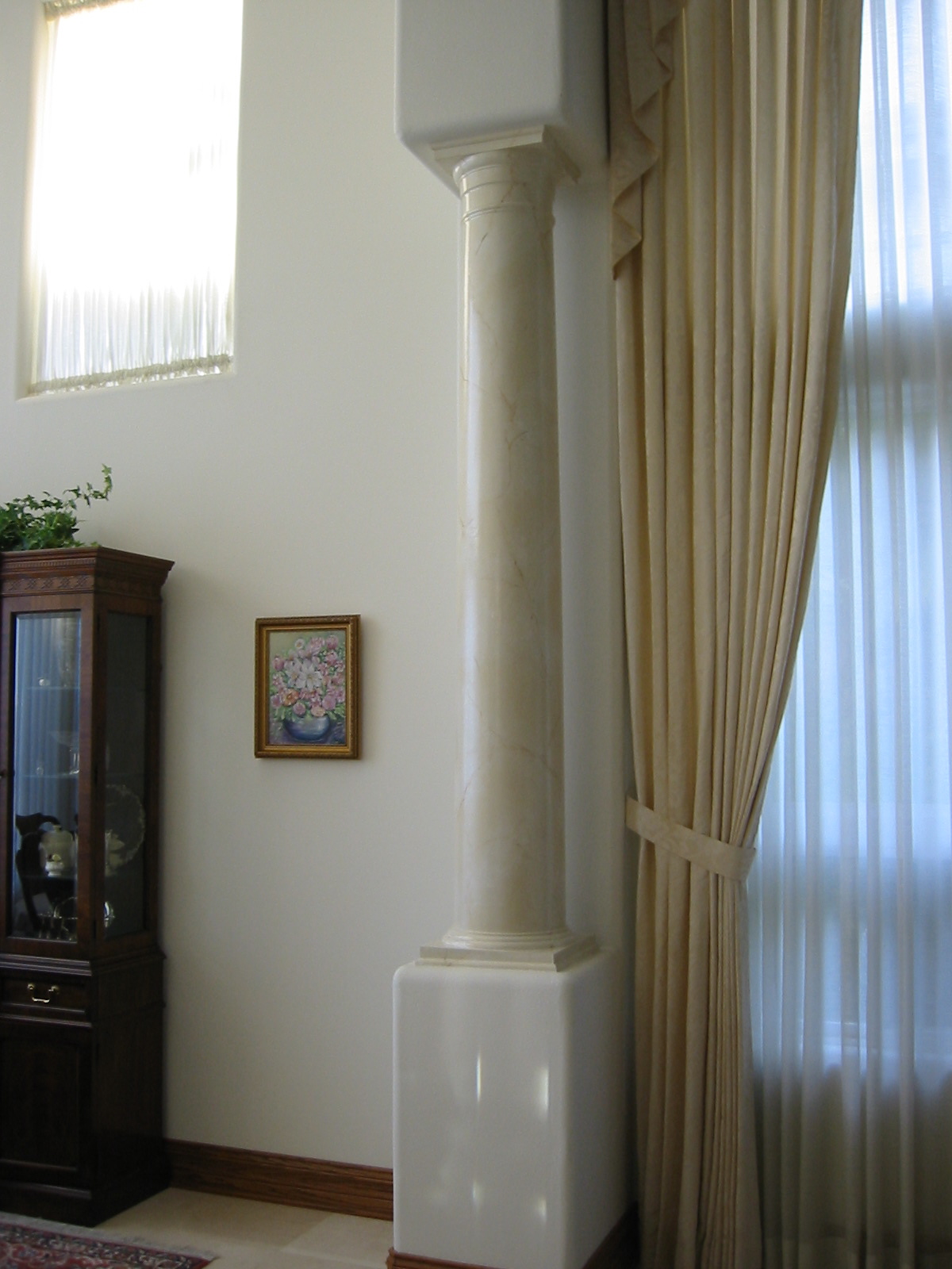 Simple marble finish on column