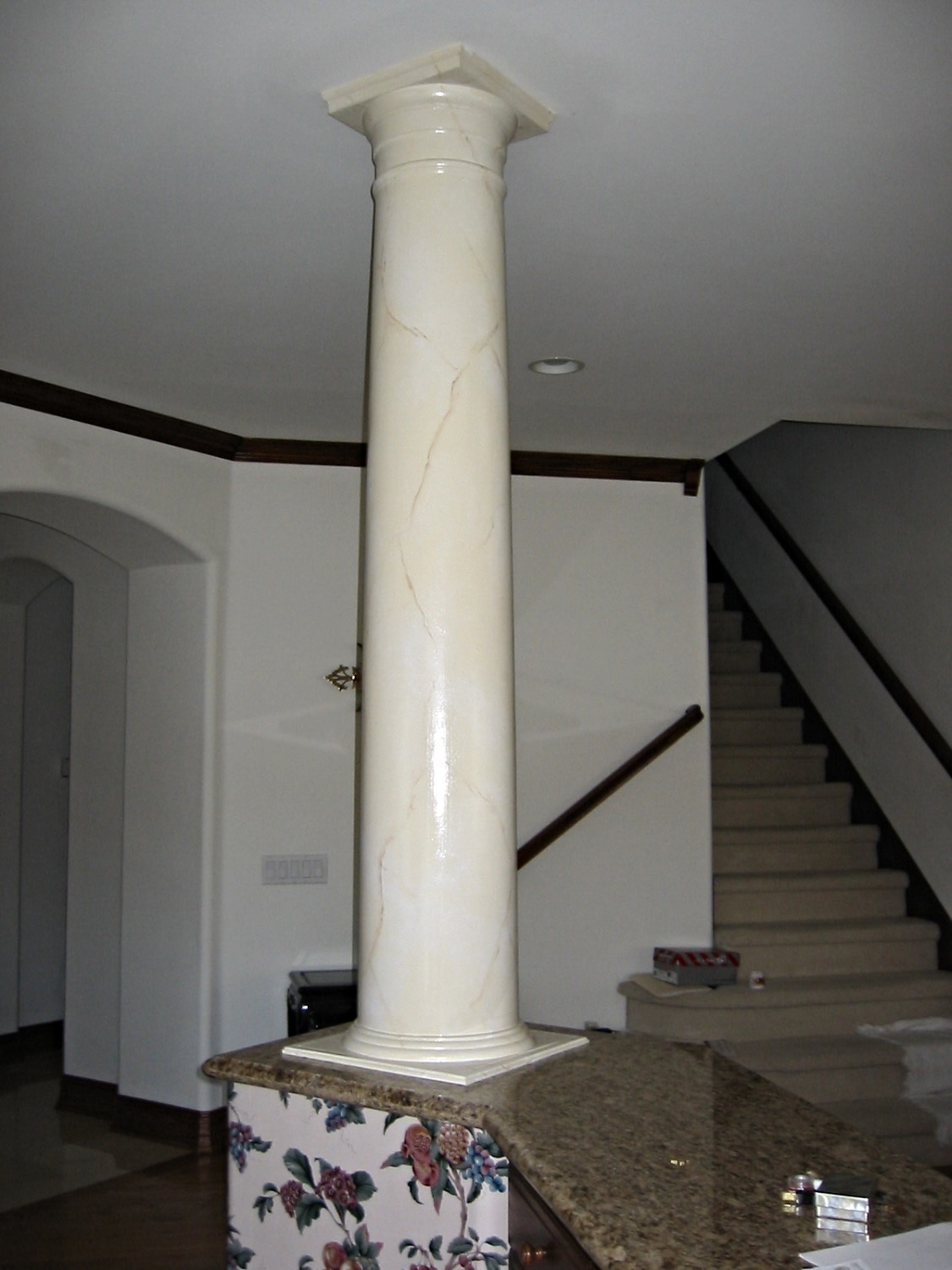 Simple marble finish on column