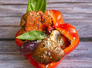 סייטן מעושן ופורטובלו בפלפלים מתוקים