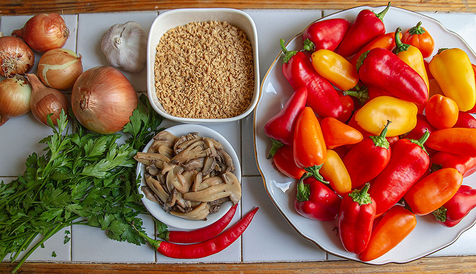 פלפלונים ממולאים בשבבי סויה וצנוברים - מתכון