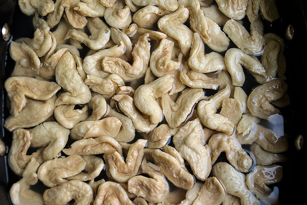 כנפיים טבעוניות בקארי וטריאקי - מתכון